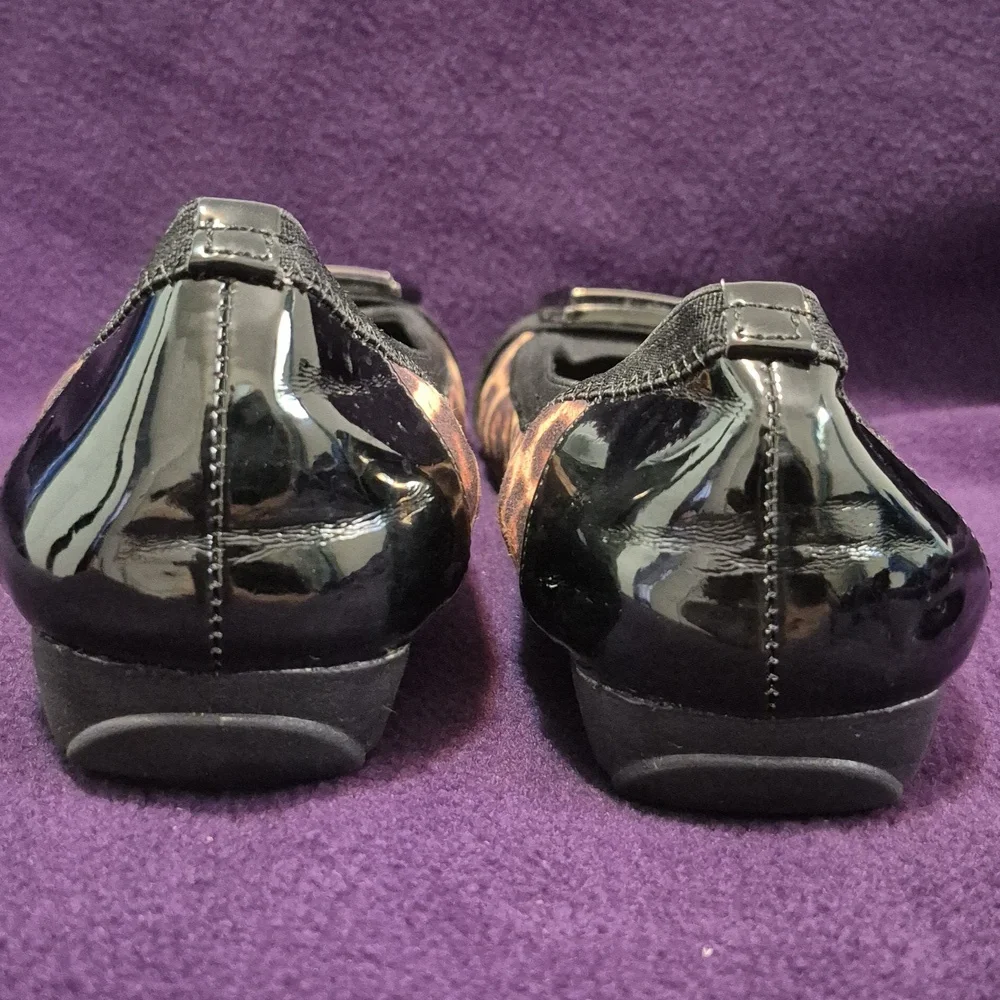 16-KK Anne Klein 7.5 Leopard Print & Black Flats women's slip-ons comfort shoes - Picture 8 of 10